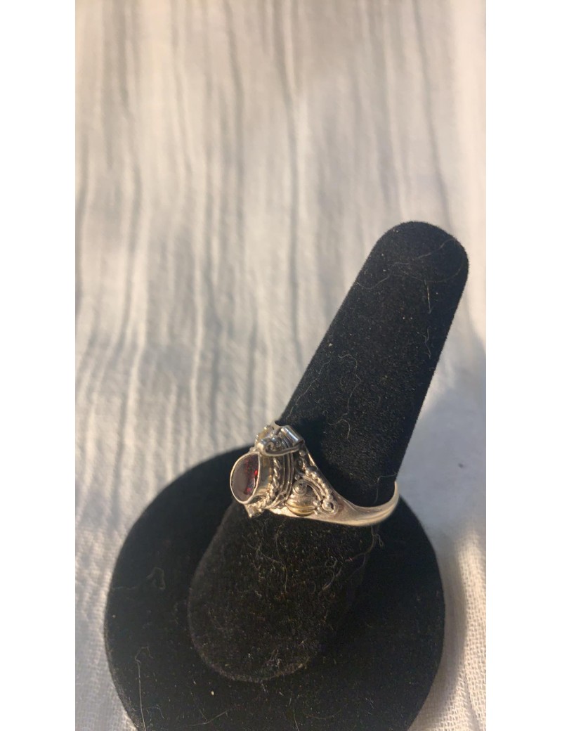 bague a poison en argent & Grenat (Bali)