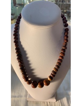 collier en perle marron