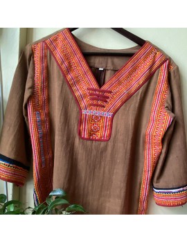 chemise Hmong broderie a points typique Hmong (Vietnam)